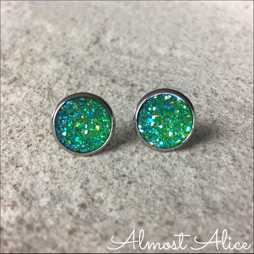 Large Round Druzy Stud Earrings-Green (1 pair)
